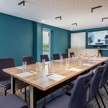 Hotel Courtyard By Marriott Paris Charles De Gaulle Airport