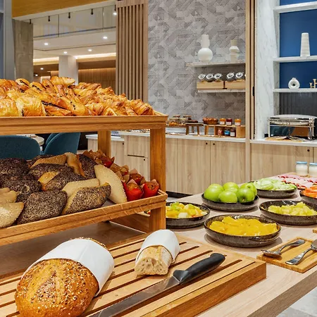 Courtyard By Marriott Paris Charles De Gaulle Airport Hotel Roissy-en-France